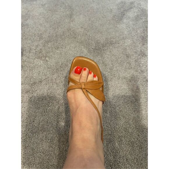 Worthington Women’s Leaf Detail Strappy Leather Upper stylish Sandals. Tan/Brown - Picture 8 of 8